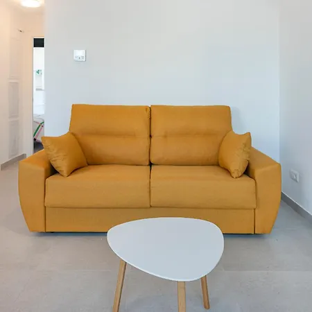 Primero En Centro De *